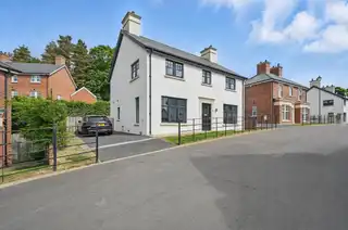 Image 1 for 25 Lady Ishbel Avenue