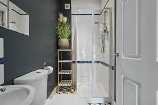 Apt 5 25-27 Dunluce AvenueImage 18