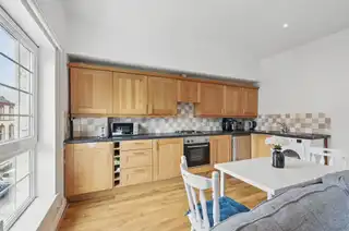 Apt 5 25-27 Dunluce AvenueImage 10