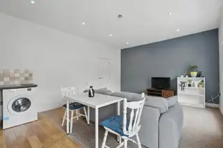 Apt 5 25-27 Dunluce AvenueImage 11