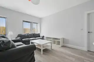 Apt 3 37 Wellington ParkImage 6