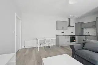 Apt 3 37 Wellington ParkImage 7