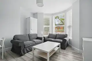 Apt 5 37 Wellington ParkImage 6