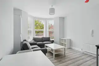 Apt 5 37 Wellington ParkImage 7