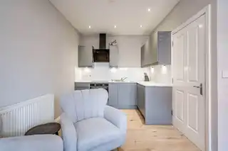 2A Surrey StreetImage 9