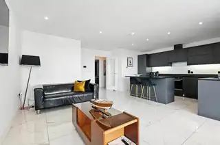 Apt 4,1 The TidesImage 11