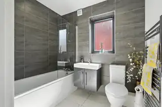 Apt 4,1 The TidesImage 21