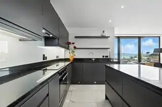 Apt 4,1 The TidesImage 14