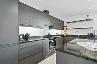 Apt 4,1 The TidesImage 15