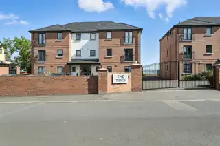 Apt 4,1 The TidesImage 2