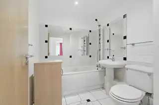 Apt 404 Park AvenueImage 11