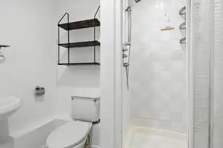Apt 404 Park AvenueImage 12