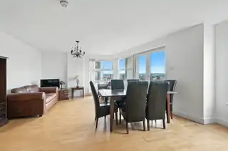 Apt 404 Park AvenueImage 6