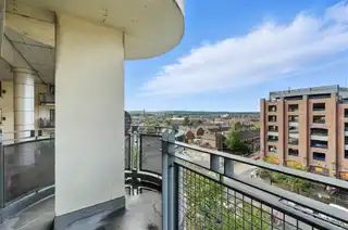 Apt 404 Park AvenueImage 13
