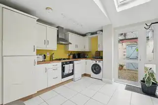 124 Melrose StreetImage 8