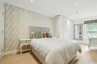 Apt 2 16 Deramore ParkImage 7