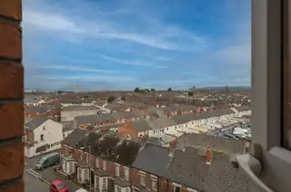 22 Beechmount BuildingImage 15