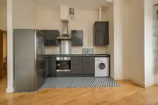 22 Beechmount BuildingImage 7