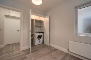 Apt 3 41 Wellington ParkImage 10