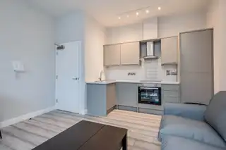 Apt 2 35 Wellington ParkImage 7