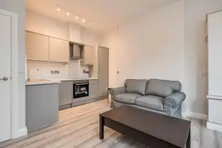 Apt 2 35 Wellington ParkImage 6