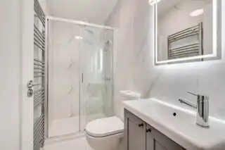 Apt 2 35 Wellington ParkImage 12