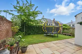 1 Ishbel GardensImage 27