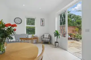 1 Ishbel GardensImage 11