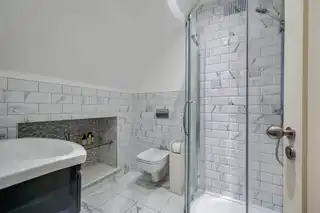 Apt 4 26 Sans Souci ParkImage 18