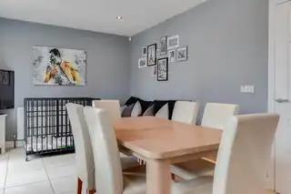 28 RosslaneImage 12
