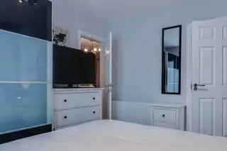 28 RosslaneImage 18