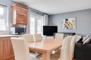 28 RosslaneImage 11