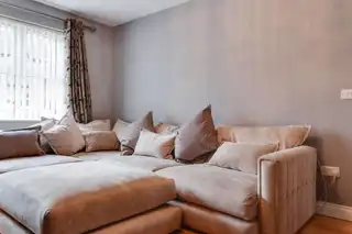 28 RosslaneImage 7