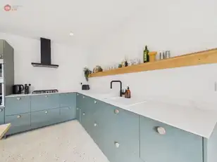 11-15 Eglinton LaneImage 25