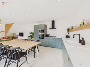 11-15 Eglinton LaneImage 24
