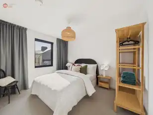 11-15 Eglinton LaneImage 34