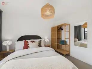 11-15 Eglinton LaneImage 36