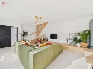 11-15 Eglinton LaneImage 23