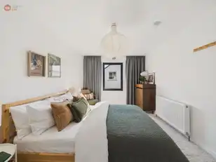 11-15 Eglinton LaneImage 30