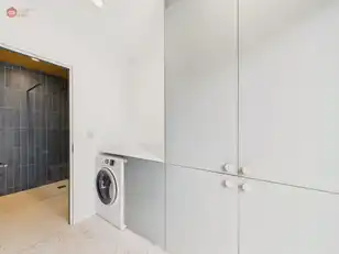 11-15 Eglinton LaneImage 26