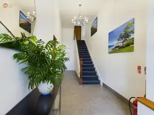 2 19 Lansdowne CrescentImage 3