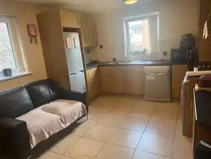 Flat 2 37 Tates AvenueImage 3