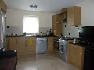 Flat 2 37 Tates AvenueImage 2