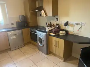 Flat 2 37 Tates AvenueImage 6