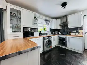 24 Mayfield HeightsImage 7