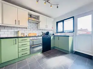 8 Waverley AvenueImage 5