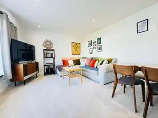 8 Waverley AvenueImage 3
