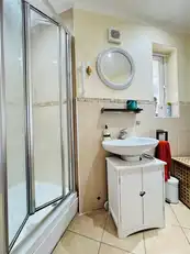 Apt 5, 14 St. Quentin AvenueImage 8