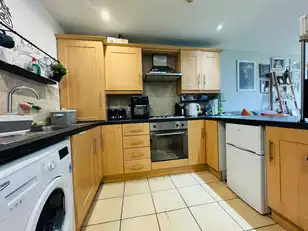 Apt 5, 14 St. Quentin AvenueImage 4