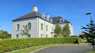 6 Hartley Hall CloseImage 2